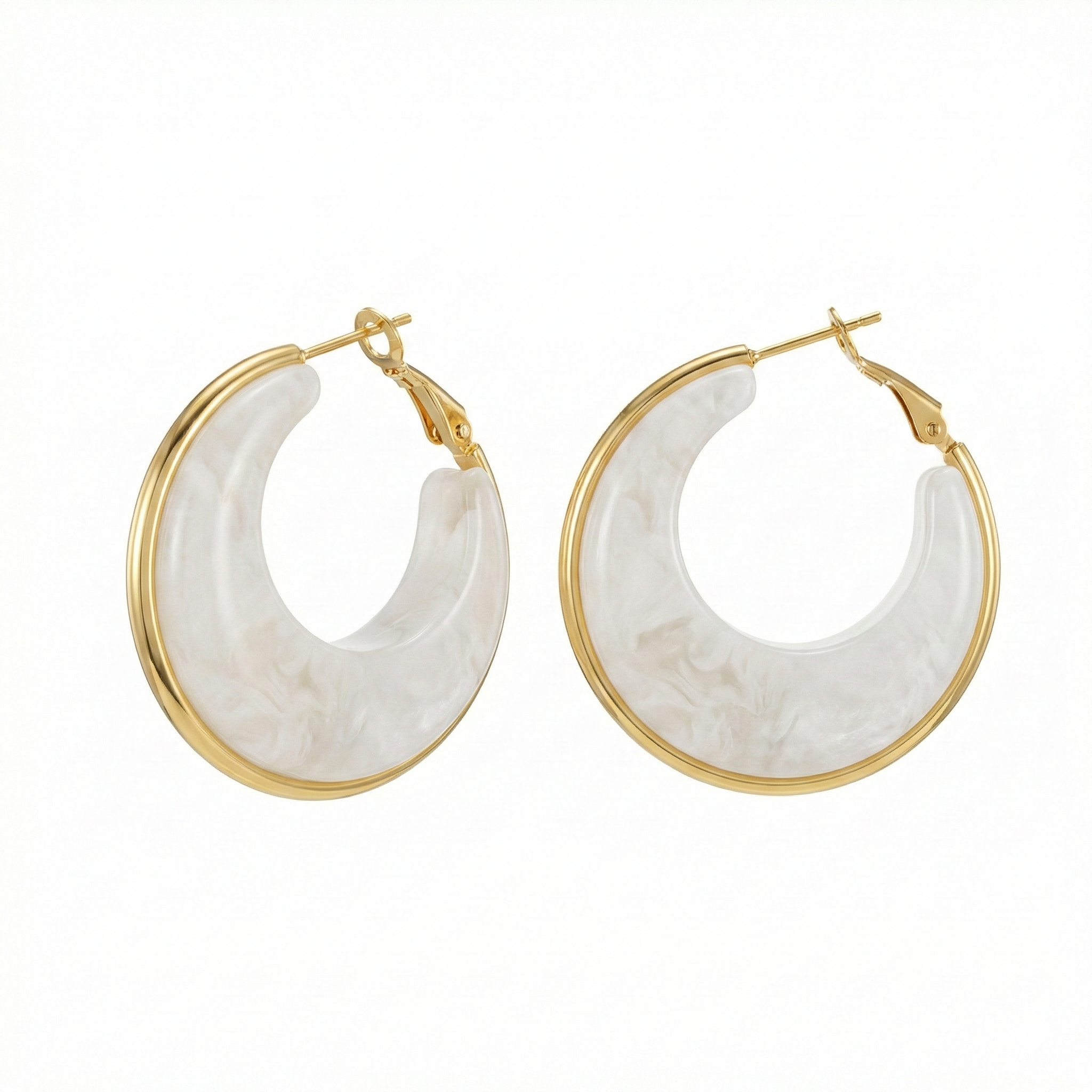 Créoles larges en acier inoxydable doré avec insert blanc effet nacré, diamètre 3,6 cm, créoles contemporaines pour usage quotidien